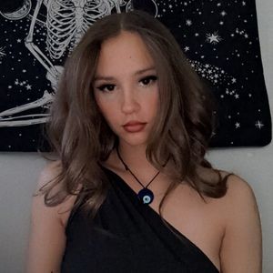 Meet your Posher, Chloe